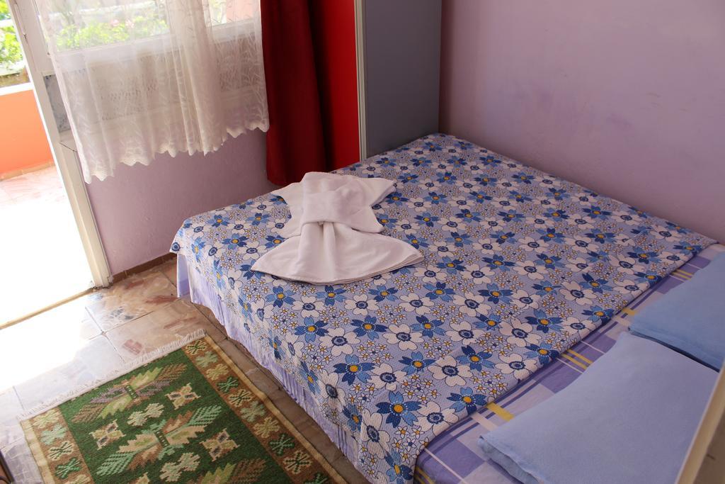Eysan Pansiyon Akçay Oda fotoğraf